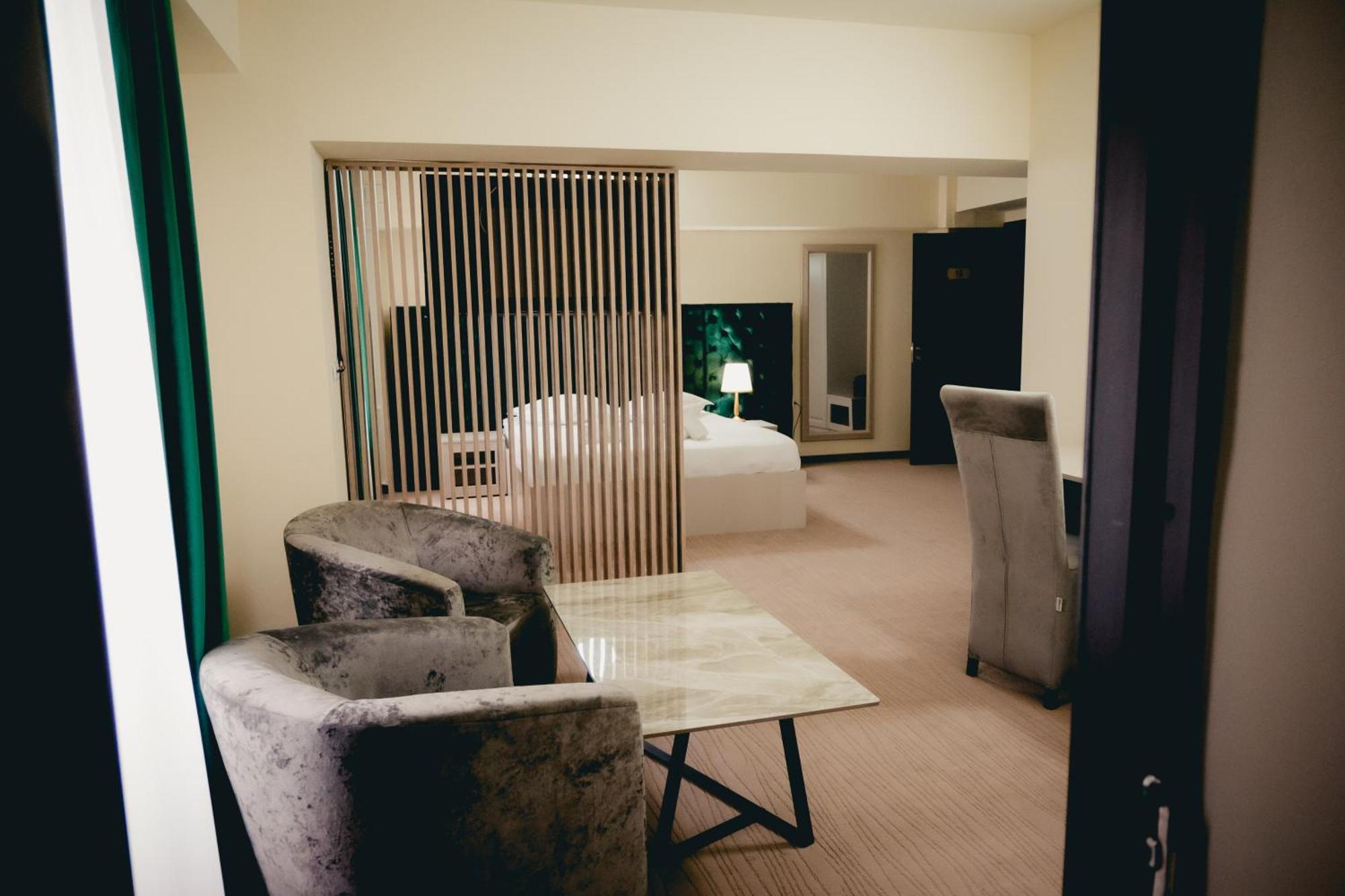 טרגובישטה Hotel Valahia מראה חיצוני תמונה