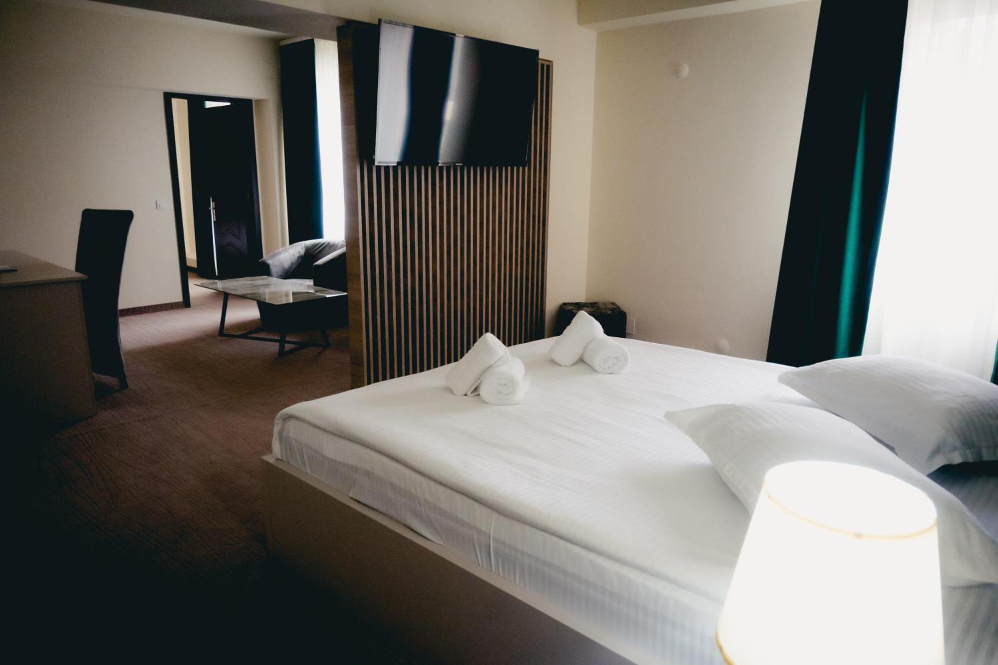 טרגובישטה Hotel Valahia מראה חיצוני תמונה
