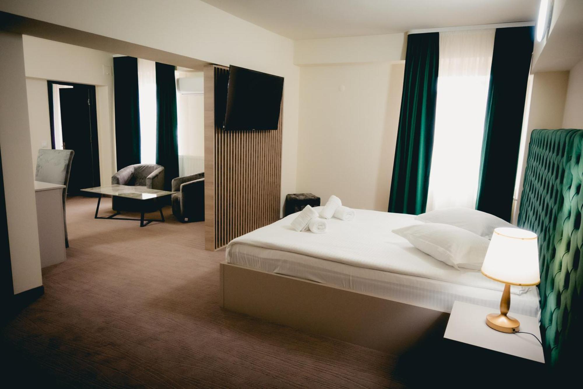 טרגובישטה Hotel Valahia מראה חיצוני תמונה