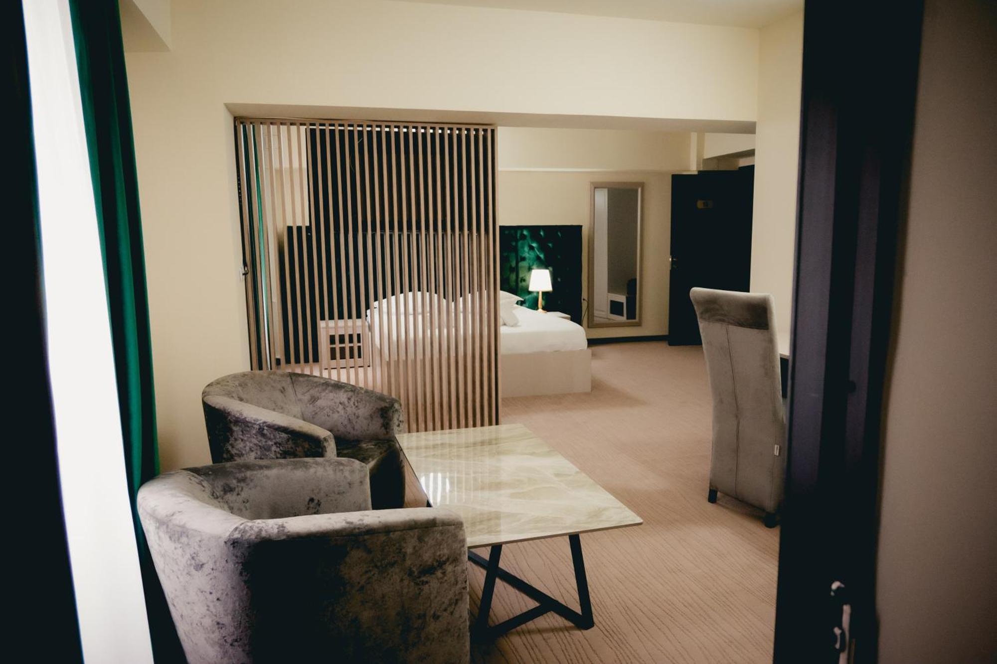 טרגובישטה Hotel Valahia מראה חיצוני תמונה