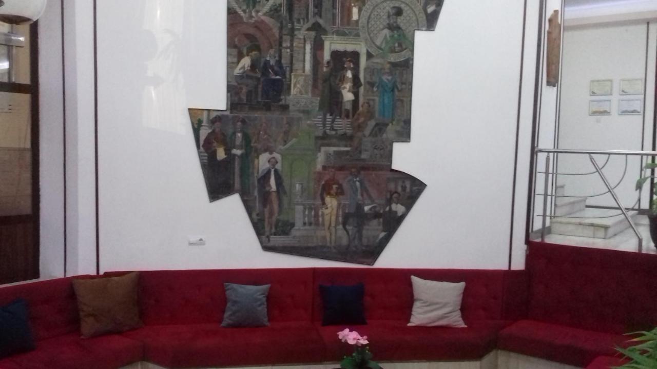 טרגובישטה Hotel Valahia מראה חיצוני תמונה